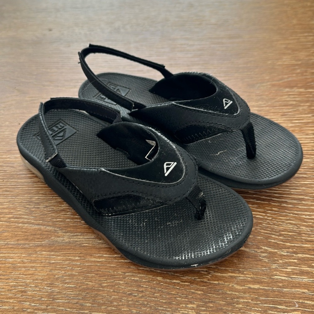 12T Reef sandals